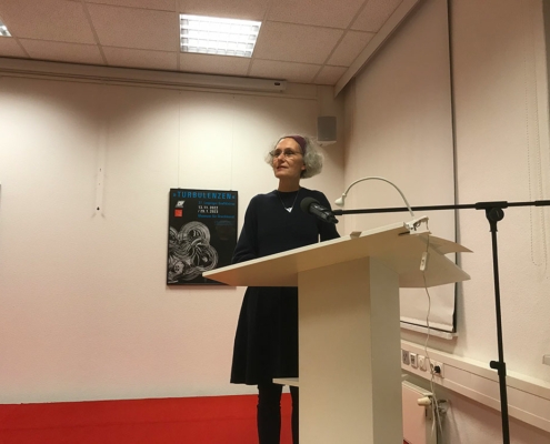 37. Grafikbörse – Susann Hoch begrüßt im Namen des Museums für Druckkunst die Gäste
