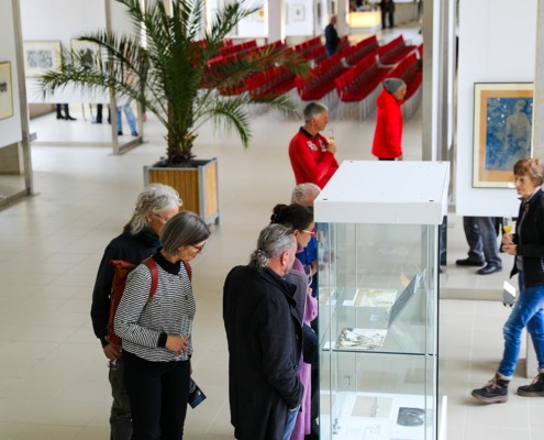 Blick in die Ausstellung der 37. Grafikbörse in der KunstWandelhalle Bad Elster