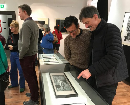 Eröffnung der 38. Leipziger Grafikbörse – Besucher in der Ausstellung